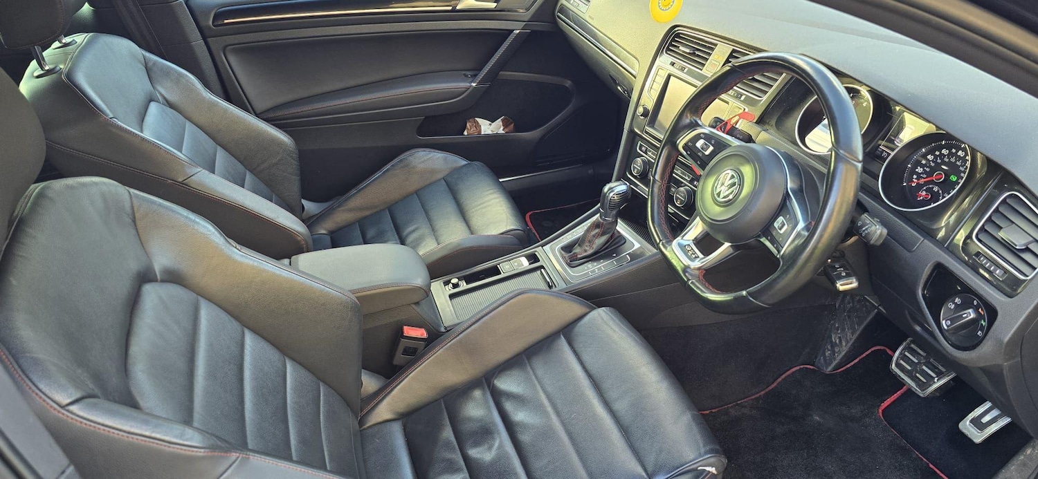 Used Volkswagen Golf 2014 for sale - 77040077: Photo 18