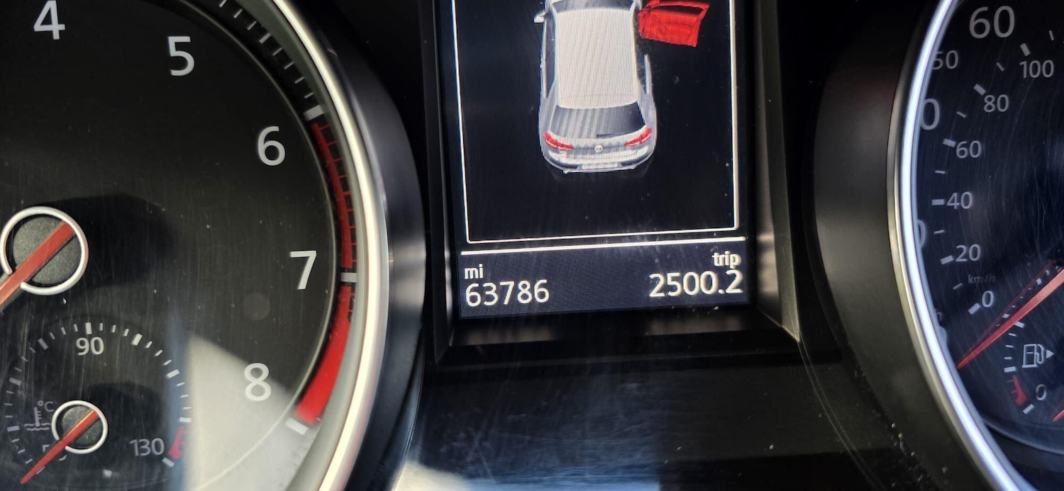 Used Volkswagen Golf 2014 for sale - 77040077: Photo 29