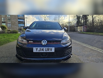 Used Volkswagen Golf 2014 for sale - 77040077: Photo