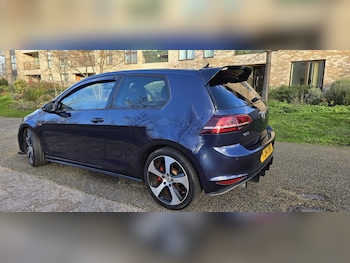 Used Volkswagen Golf 2014 for sale - 77040077: Photo
