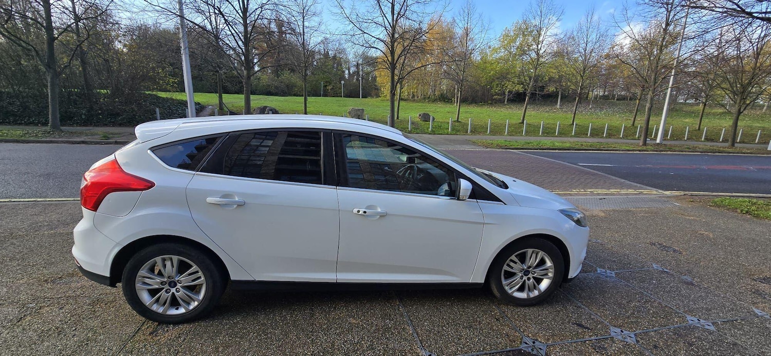 Used Ford Focus 2014 for sale - 76742313: Photo 2