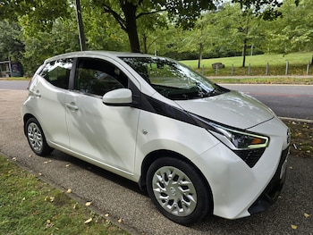 2020 (20) - 1.0 VVT-i X-Play 5dr