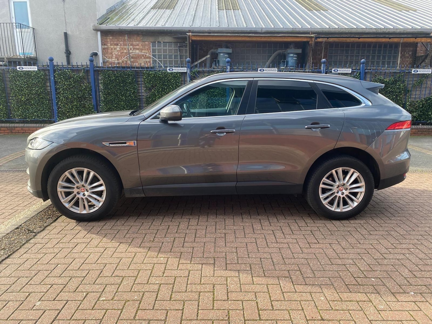 Used Jaguar F-Pace 2016 for sale - 78047024: Photo 6