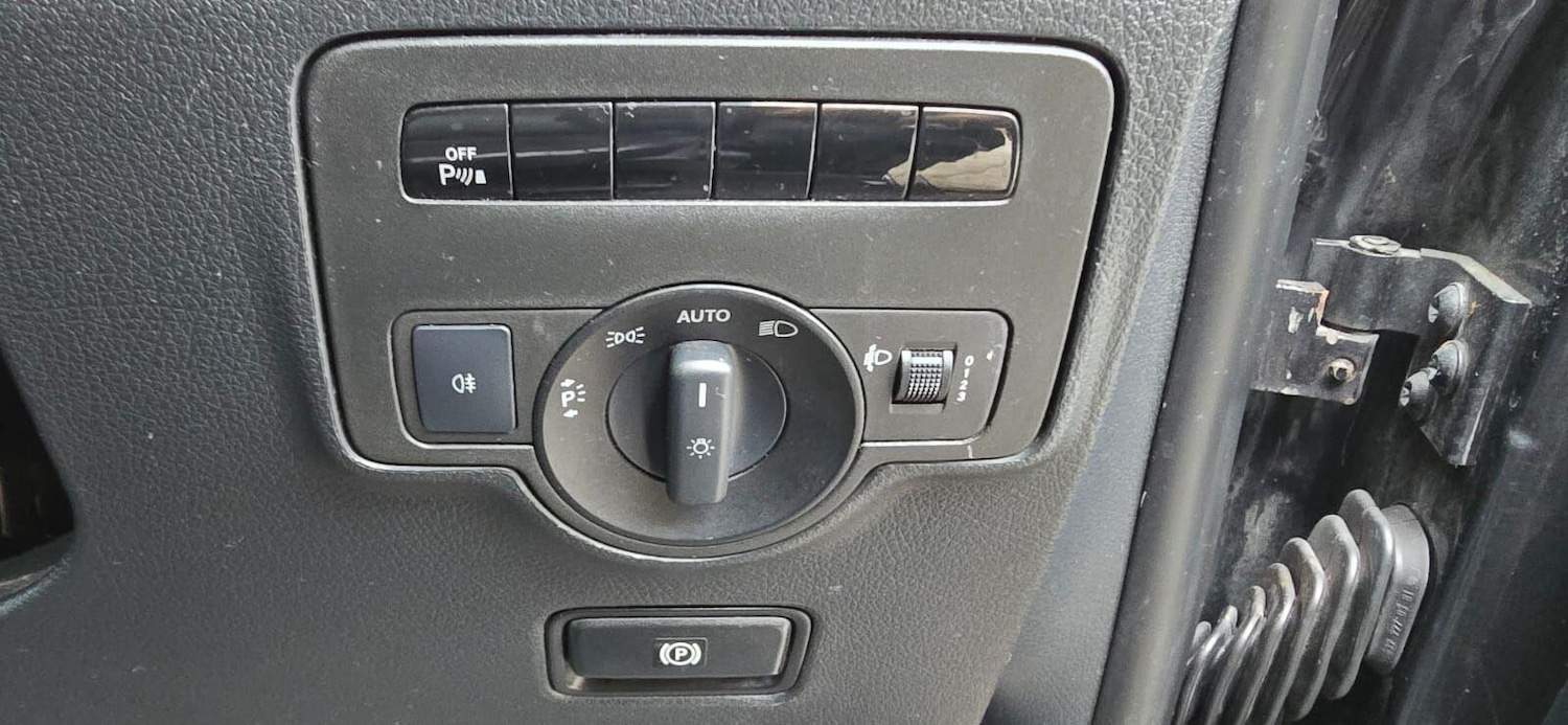 Used Mercedes-Benz Vito 2016 for sale - 77549372: Photo 11