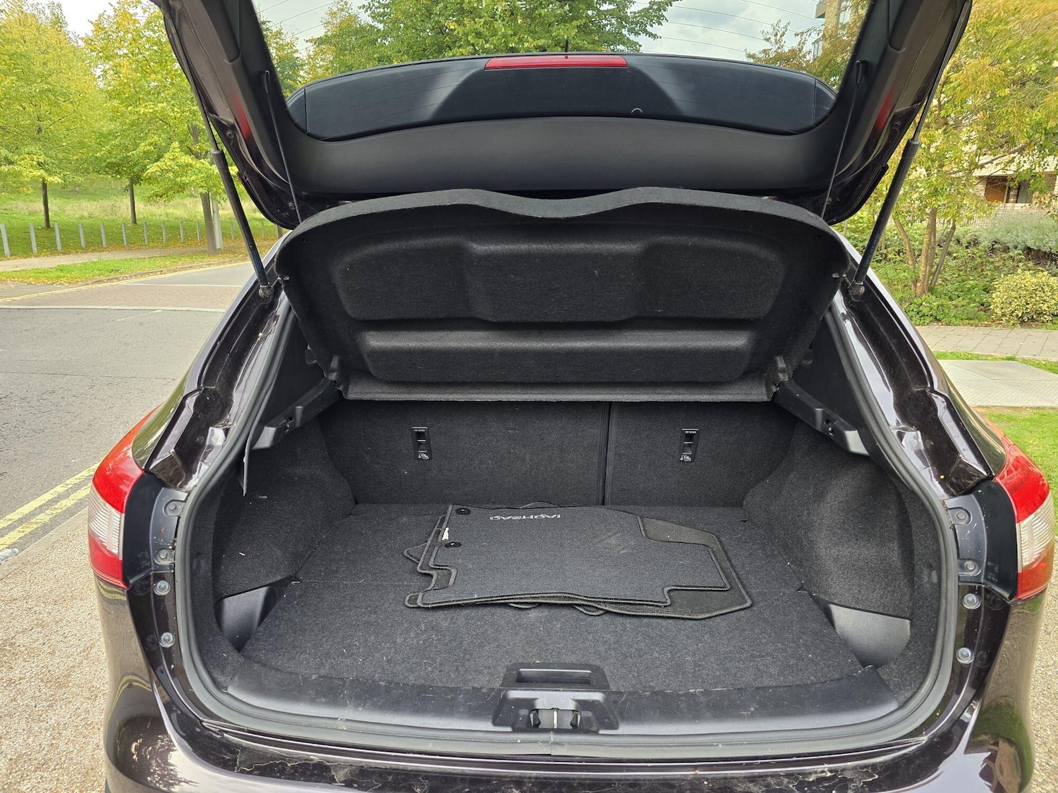 Used Nissan Qashqai 2015 for sale - 76136533: Photo 25