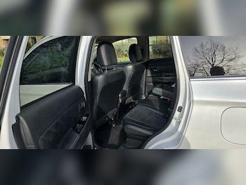 Mitsubishi Outlander feature image