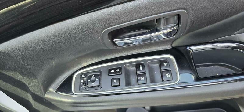 Used Mitsubishi Outlander 2017 for sale - 77769115: Photo 2