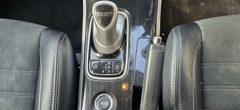 Used Mitsubishi Outlander 2017 for sale - 77769115: Photo 24