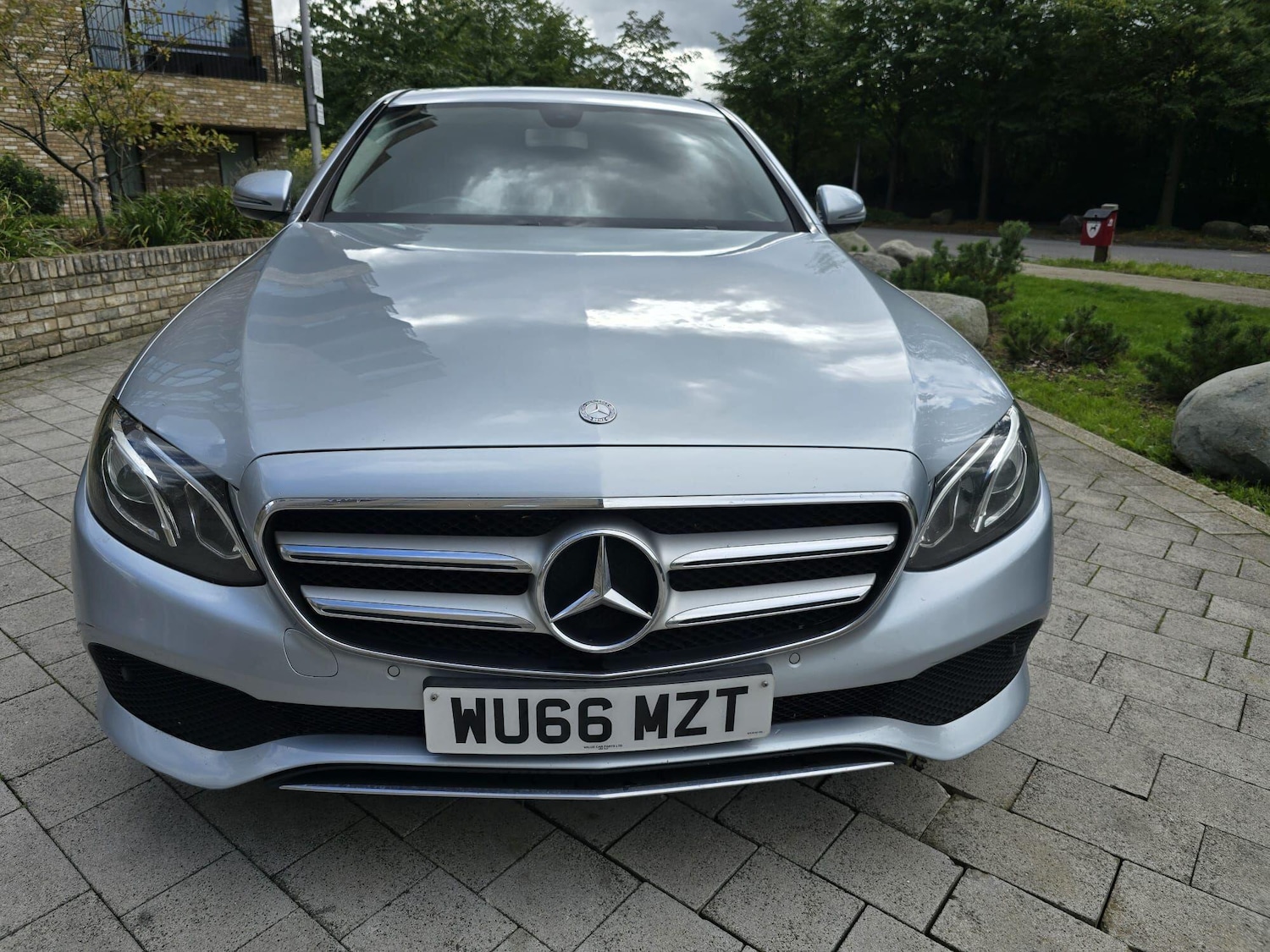 Used Mercedes-Benz E Class for sale - 77267069: Photo 2