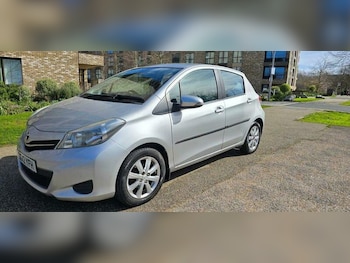 Used Toyota Yaris 2012 for sale - 77958092: Photo