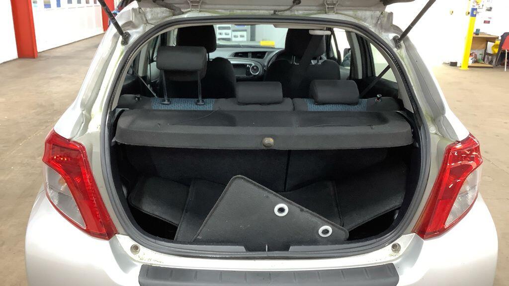 Used Toyota Yaris 2012 for sale - 77908988: Photo 4