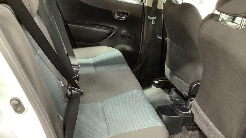 Used Toyota Yaris 2012 for sale - 77908988: Photo 5