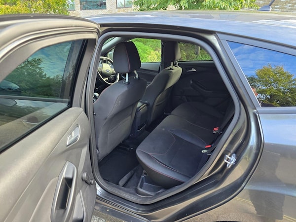 Used Ford Focus 2017 for sale - 76226254: Photo 12