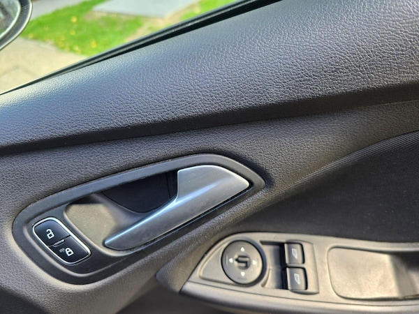 Used Ford Focus 2017 for sale - 76226254: Photo 16