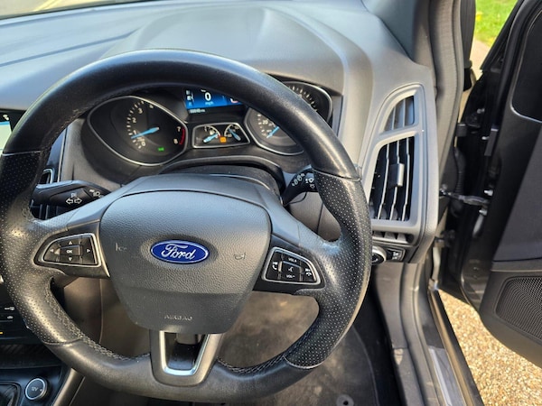 Used Ford Focus 2017 for sale - 76226254: Photo 21