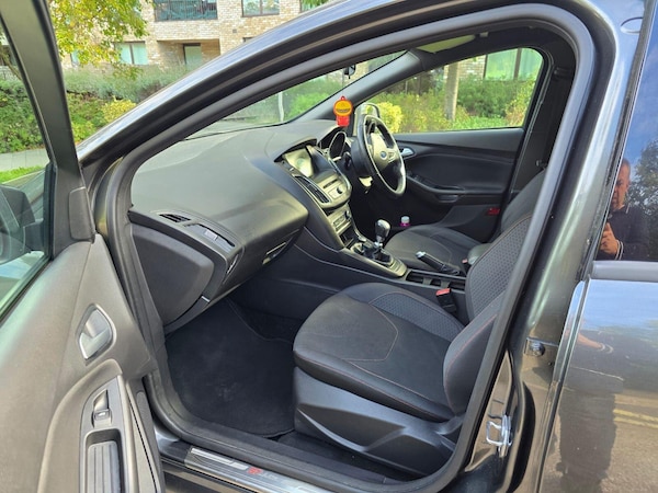 Used Ford Focus 2017 for sale - 76226254: Photo 22