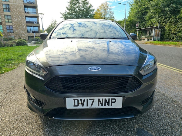 Used Ford Focus 2017 for sale - 76226254: Photo 2