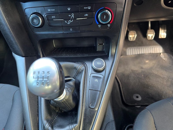 Used Ford Focus 2017 for sale - 76226254: Photo 9