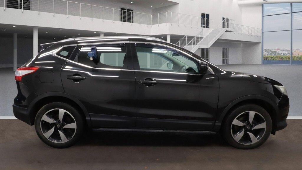 Used Nissan Qashqai 2015 for sale - 77305060: Photo 5