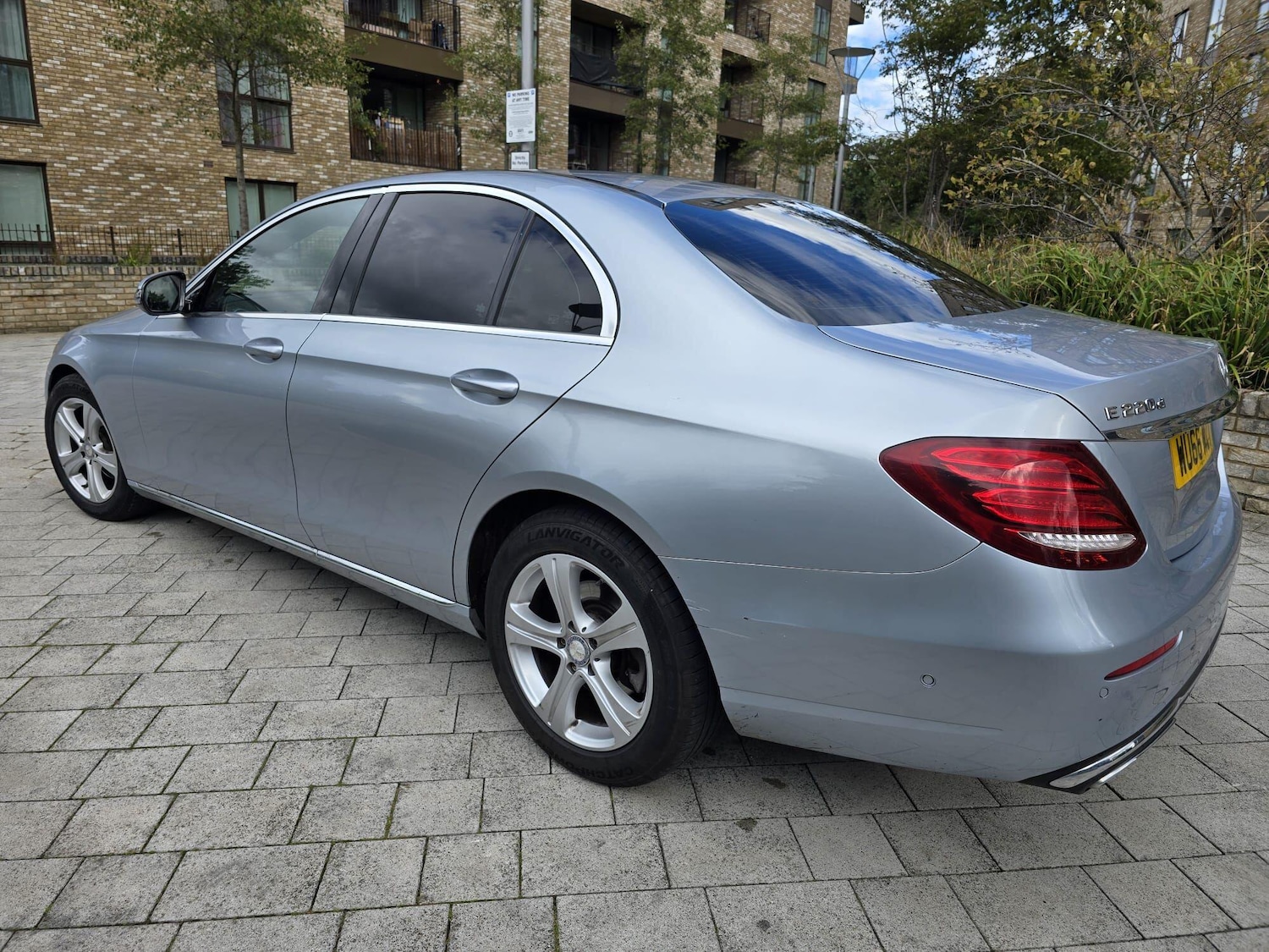 Used Mercedes-Benz E Class 2016 for sale - 76988242: Photo 4