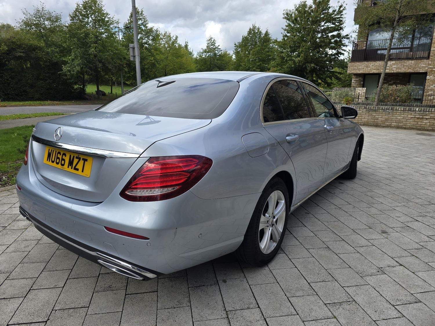 Used Mercedes-Benz E Class 2016 for sale - 76988242: Photo 8