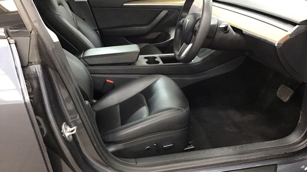 Used Tesla Model 3 2021 for sale - 78170331: Photo 9