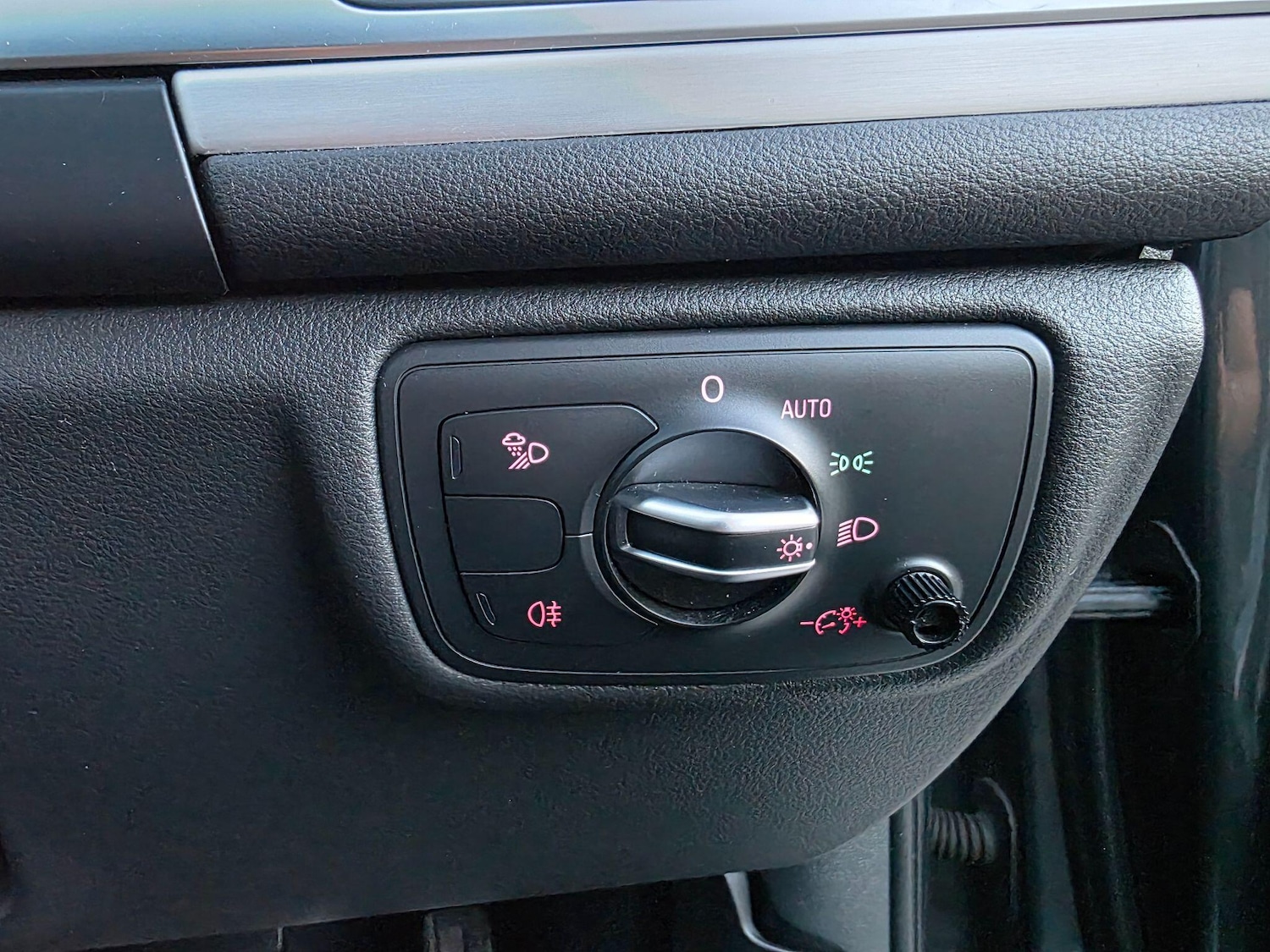 Used Audi A6 Saloon 2015 for sale - 76227452: Photo 17