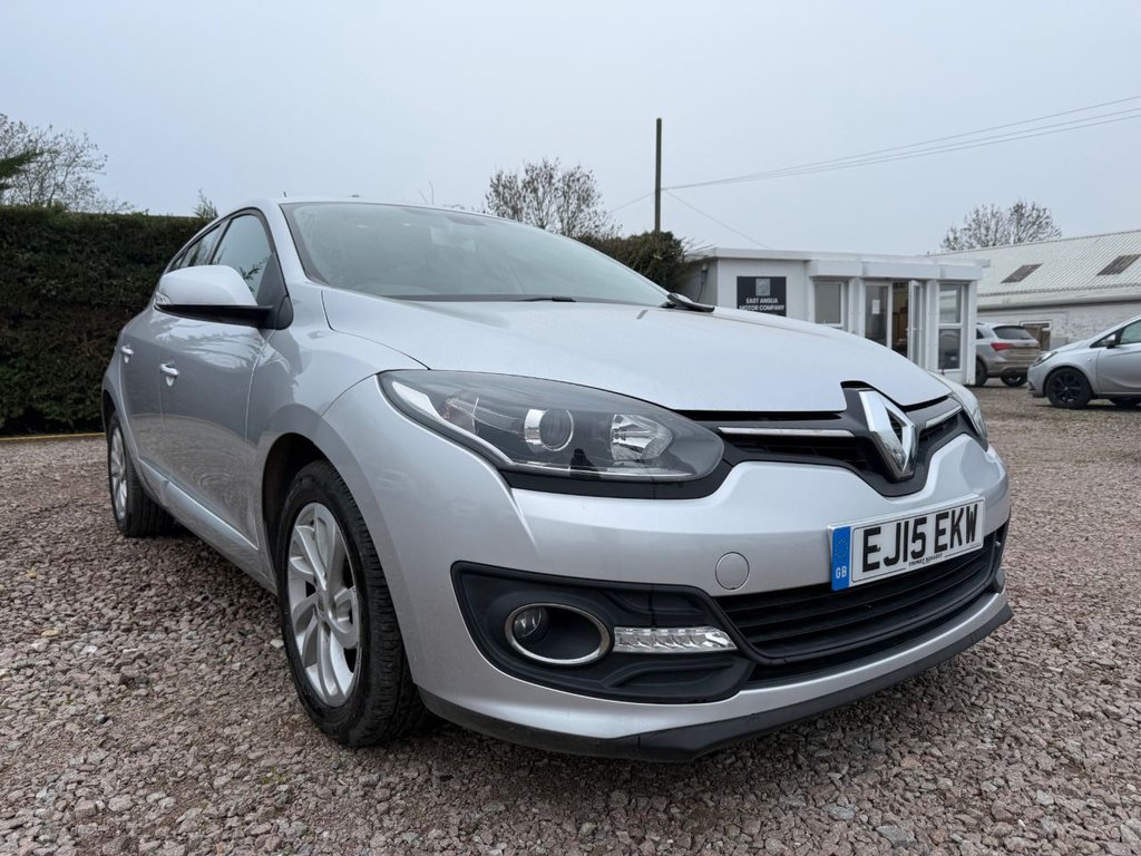 Used Renault Megane 2015 for sale - 77976638: Photo 2