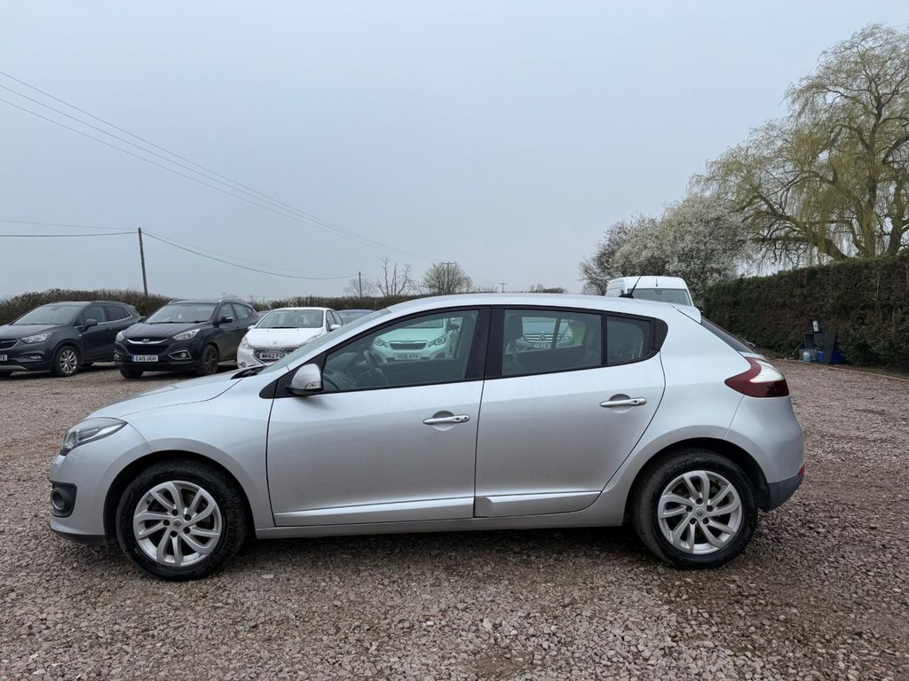 Used Renault Megane 2015 for sale - 77976638: Photo 8