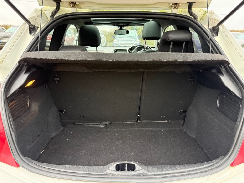 Used Peugeot 208 2014 for sale - 77547453: Photo 14