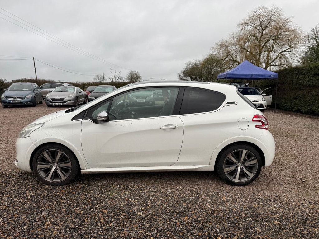 Used Peugeot 208 2014 for sale - 77547453: Photo 8