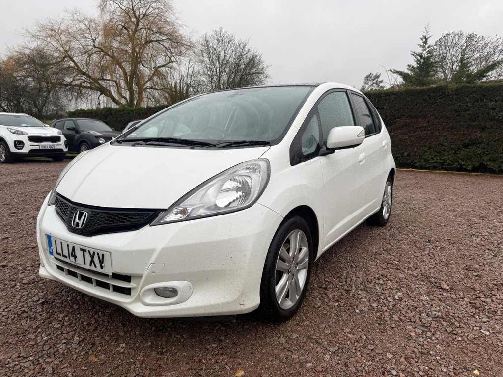 Used Honda Jazz 2014 for sale - 77263303: Photo 3