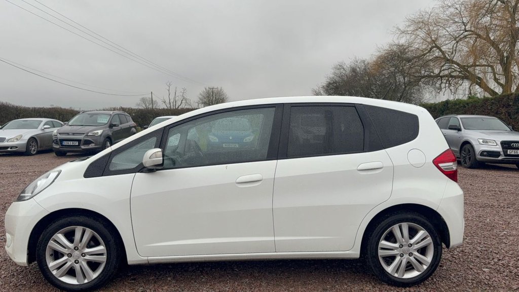 Used Honda Jazz 2014 for sale - 77263303: Photo 9