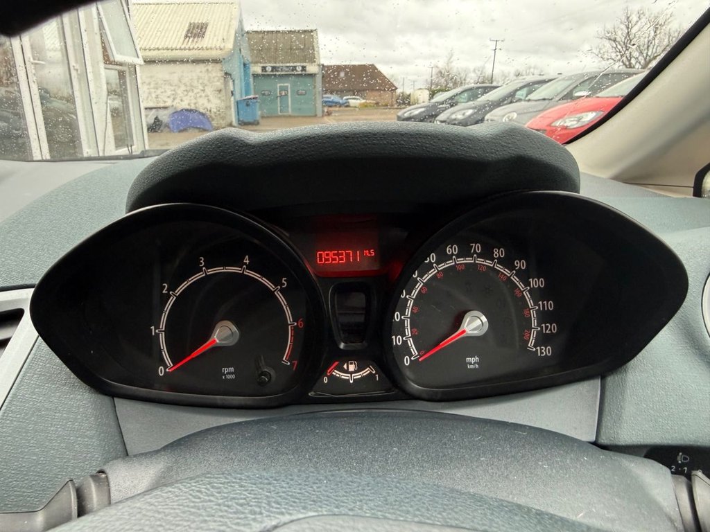 Used Ford Fiesta 2010 for sale - 76883484: Photo 18