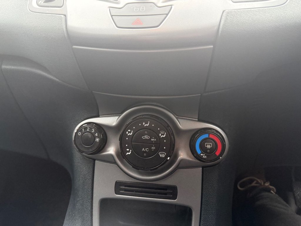 Used Ford Fiesta 2010 for sale - 76883484: Photo 21