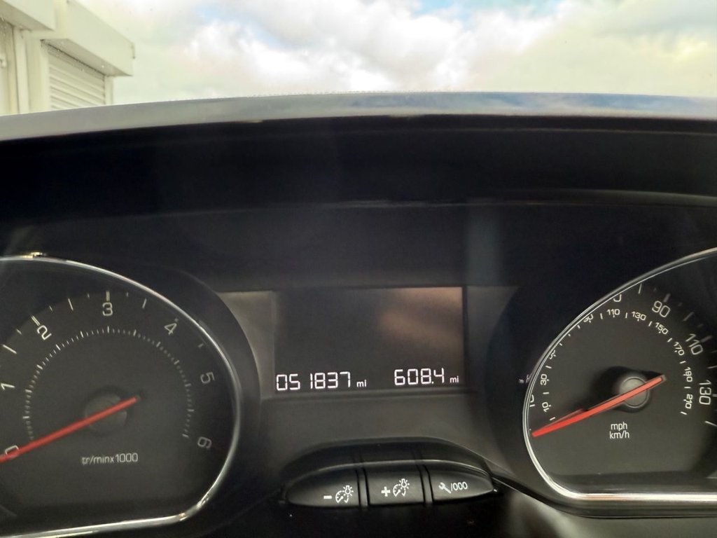 Used Peugeot 208 2012 for sale - 77048959: Photo 24