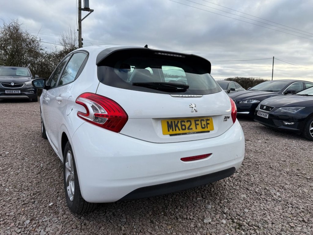Used Peugeot 208 2012 for sale - 77048959: Photo 5