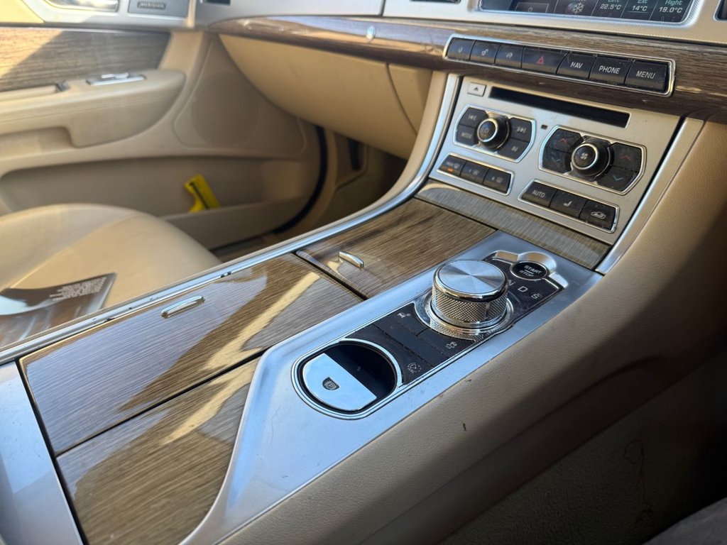 Used Jaguar XF 2013 for sale - 76570396: Photo 15