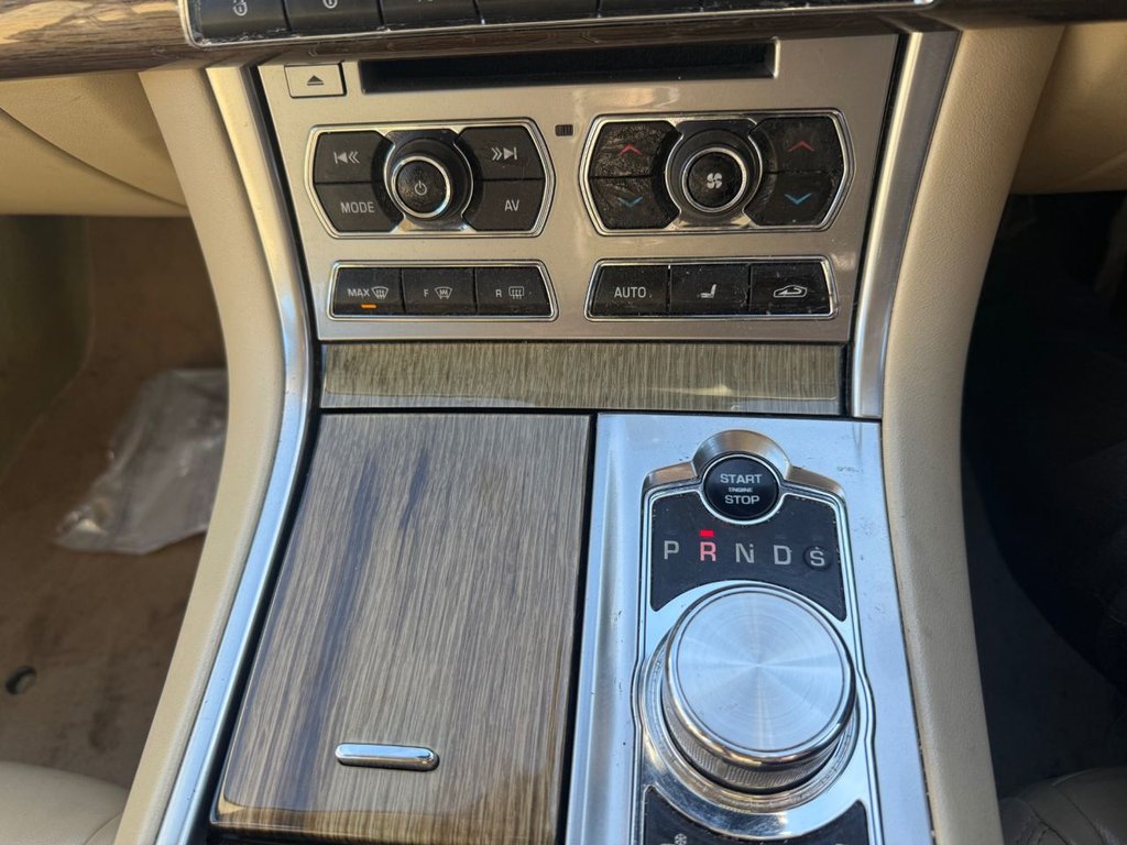 Used Jaguar XF 2013 for sale - 76570396: Photo 16