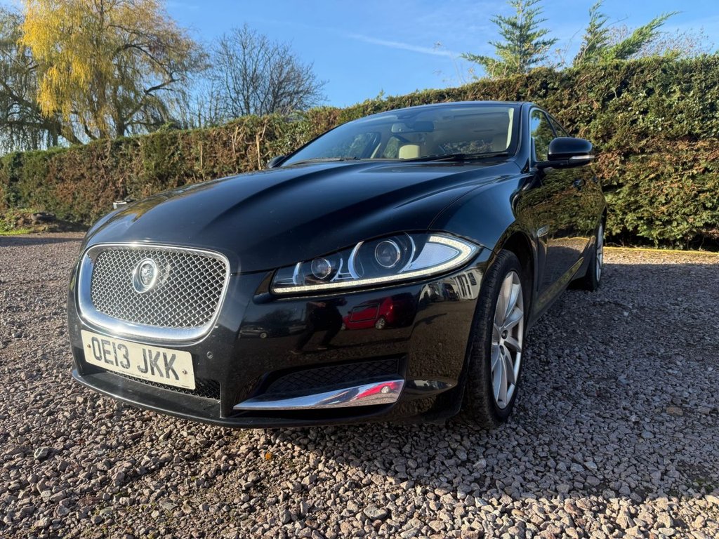 Used Jaguar XF 2013 for sale - 76570396: Photo 4