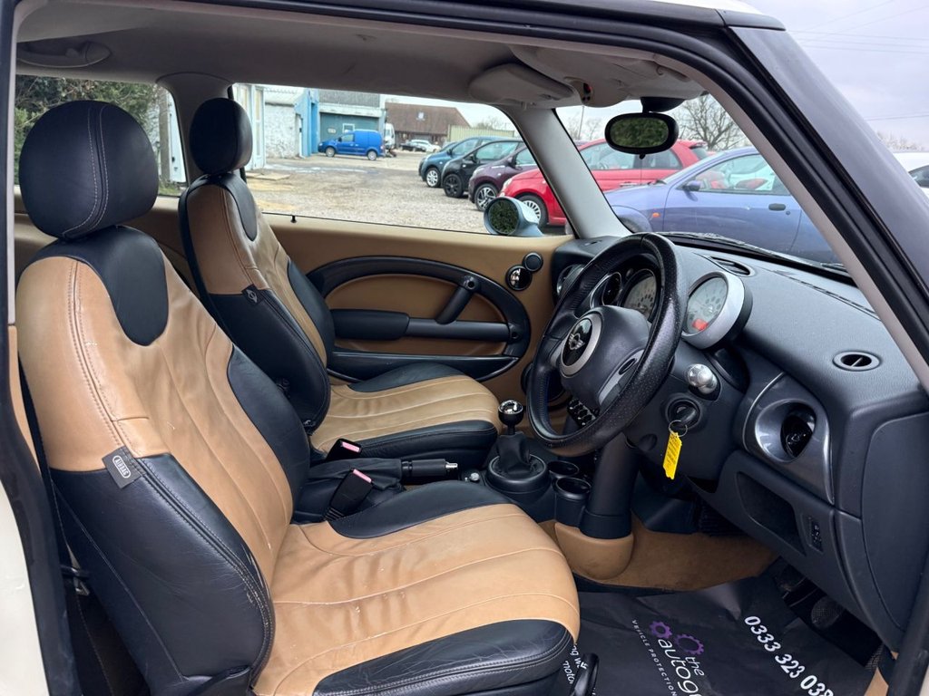 Used MINI Hatch 2004 for sale - 76470054: Photo 12