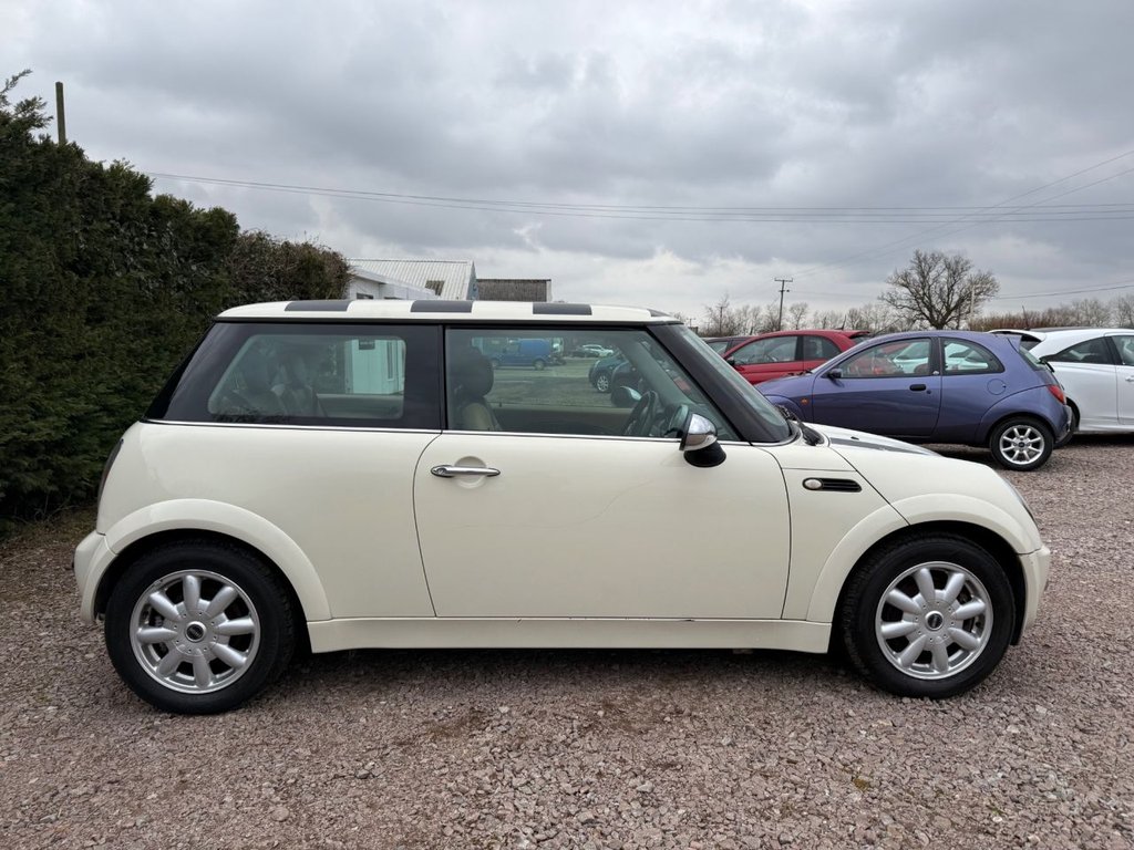 Used MINI Hatch 2004 for sale - 76470054: Photo 8