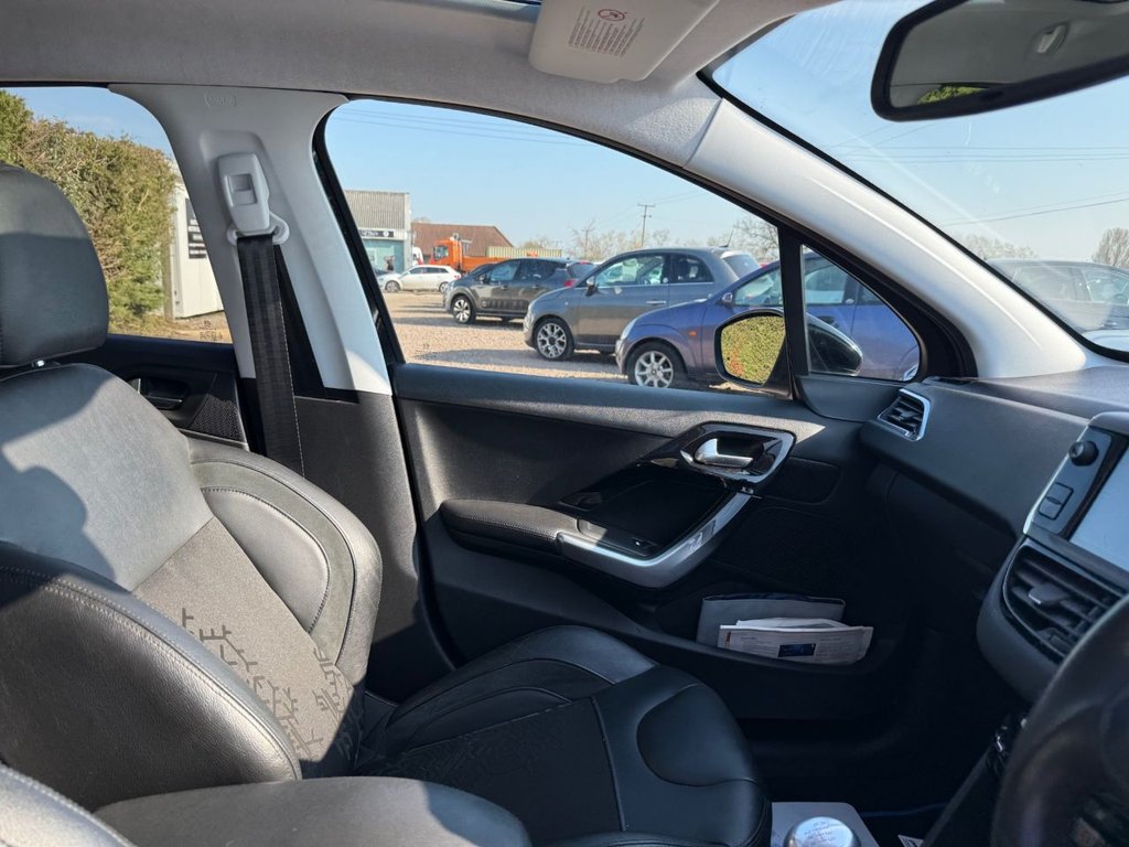 Used Peugeot 208 2012 for sale - 76469982: Photo 15