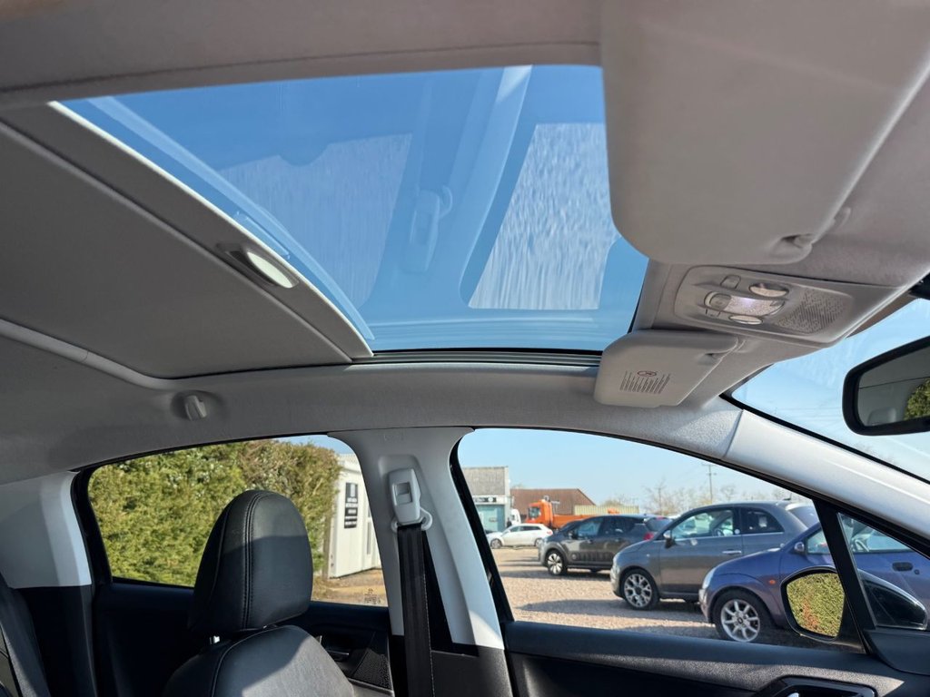 Used Peugeot 208 2012 for sale - 76469982: Photo 16