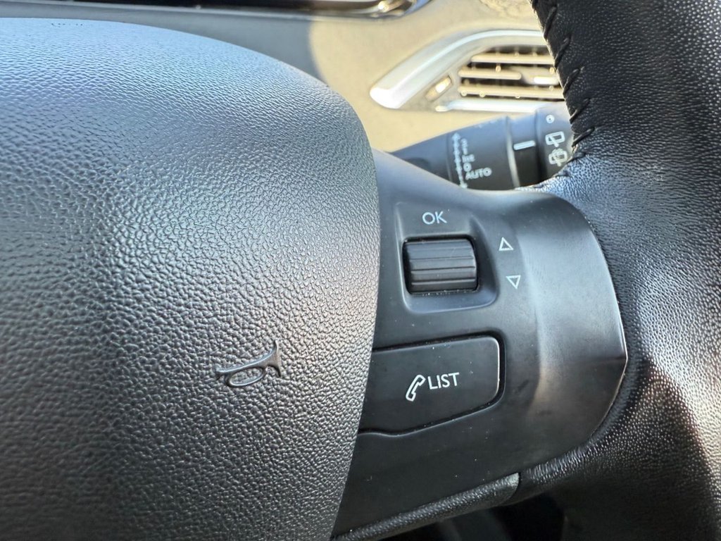 Used Peugeot 208 2012 for sale - 76469982: Photo 25