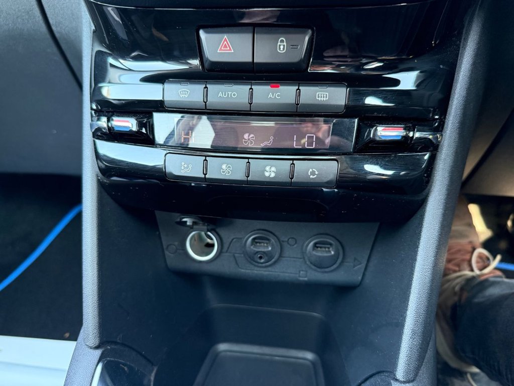 Used Peugeot 208 2012 for sale - 76469982: Photo 31