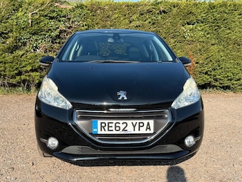 Used Peugeot 208 2012 for sale - 76469982: Photo