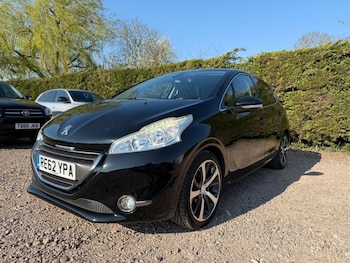 Used Peugeot 208 2012 for sale - 76469982: Photo