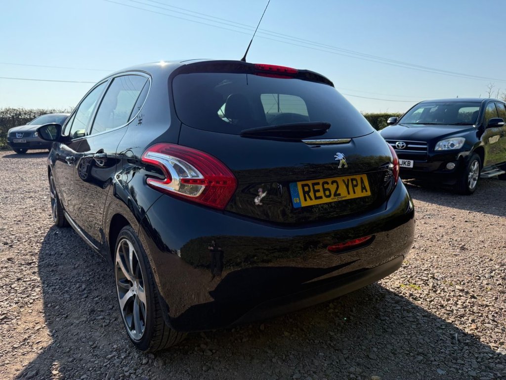 Used Peugeot 208 2012 for sale - 76469982: Photo 5