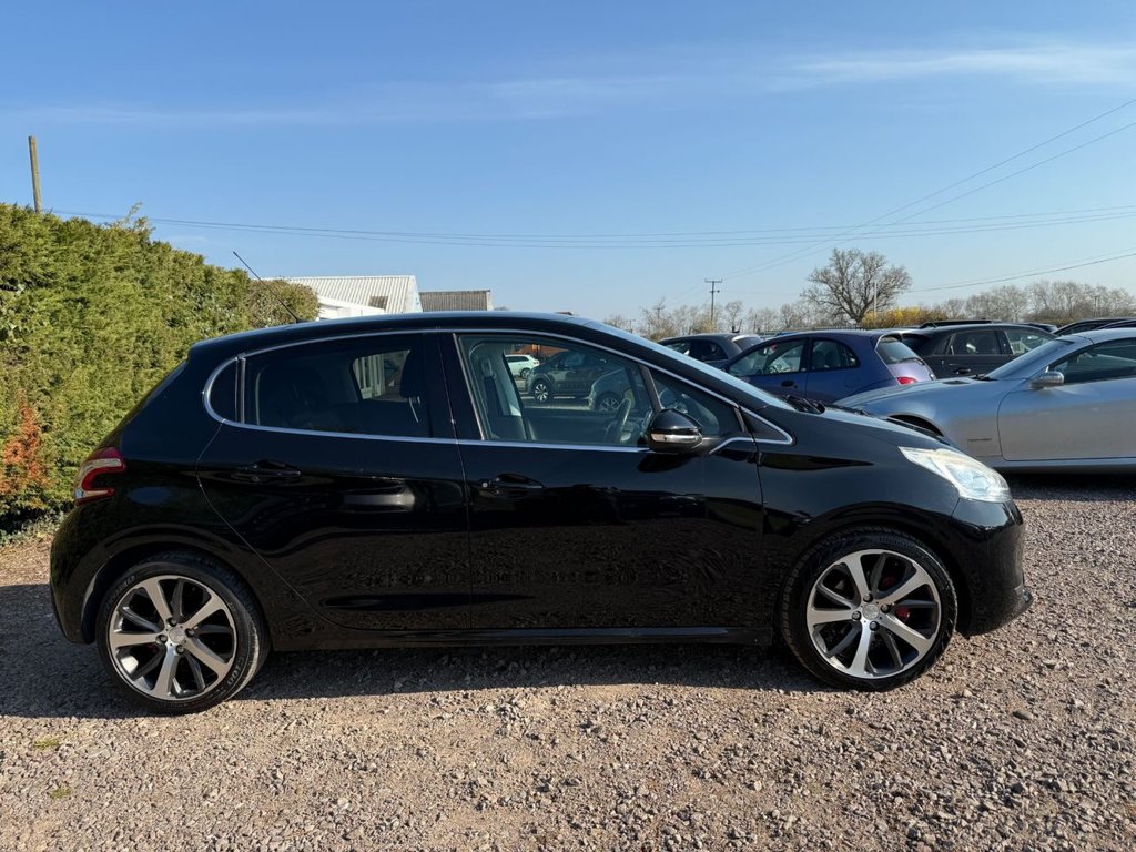 Used Peugeot 208 2012 for sale - 76469982: Photo 9